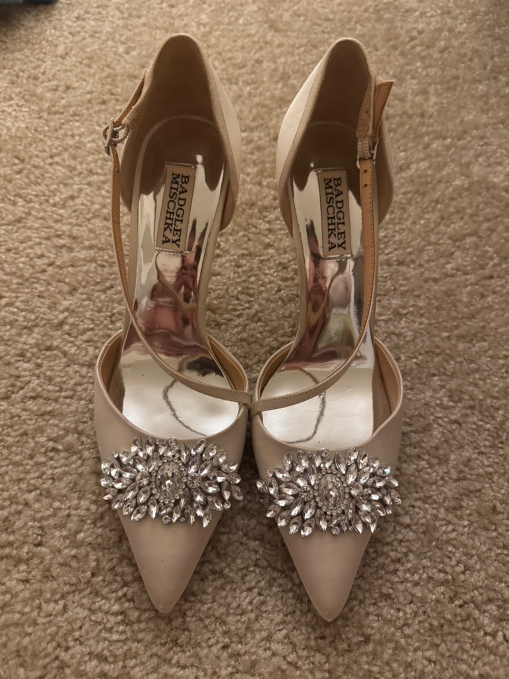 Badgley Mischka Ivory Crystal-Embellished Pointed-Toe Pumps 8.5